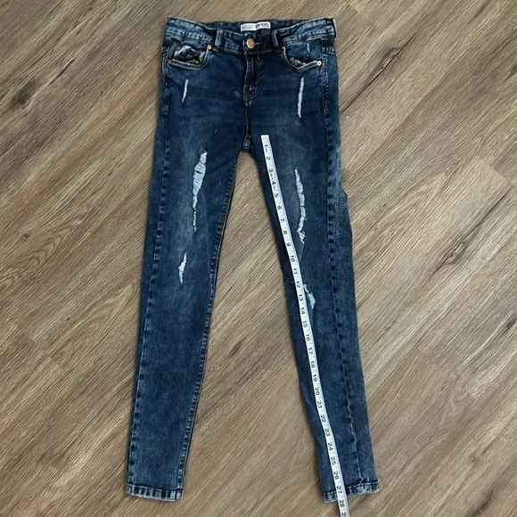 ALCOTT Distress Skinny Jeans - Picture 6 of 9